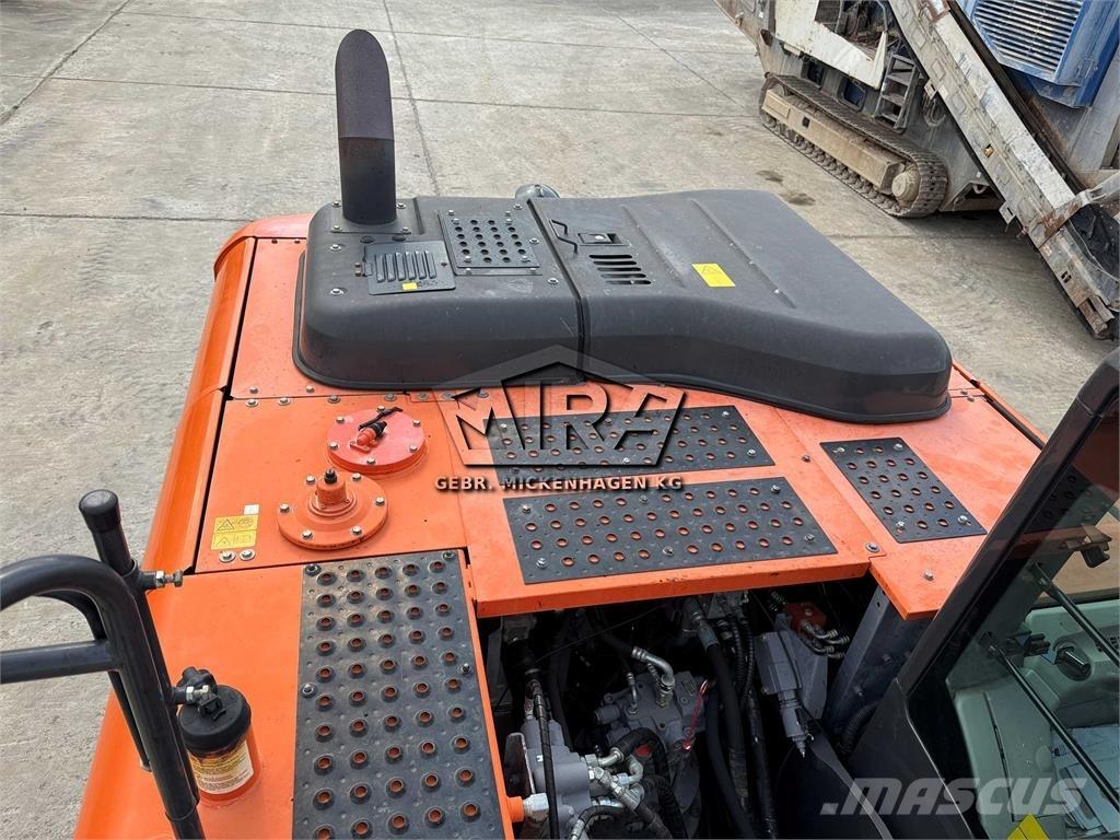 Hitachi ZX 220W-6 ホイール式油圧ショベル（パワーショベル・ユンボ・バックホー）