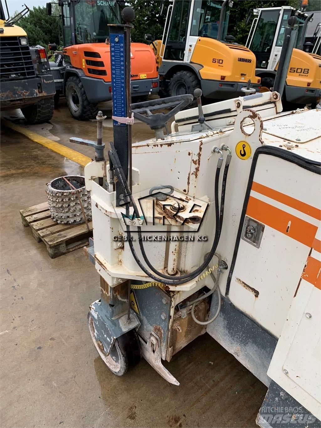 Wirtgen W 350 アスファルトコールドミリングマシーン