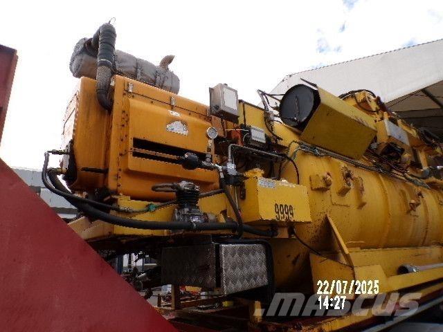  Assmann 8,0/236 PW コンバイン／バキュームトラック