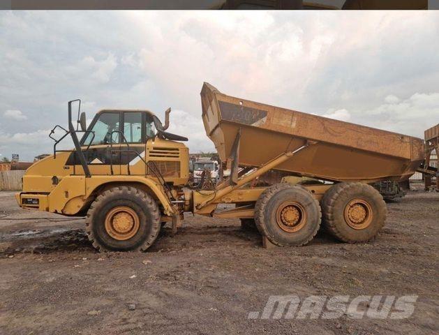 CAT 730 アーティキュレート式ダンプトラック