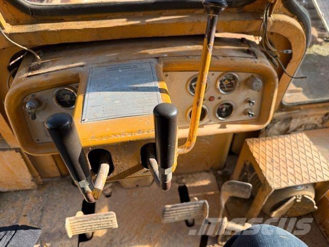 CAT D6C ブルドーザー