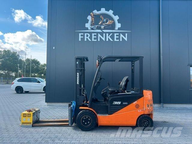Doosan B 35 NS バッテリーフォークリフト