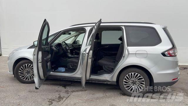 Ford Galaxy Trend 自動車