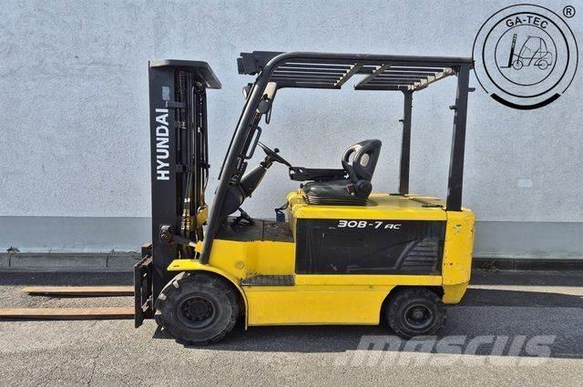 Hyundai 30B-7 バッテリーフォークリフト