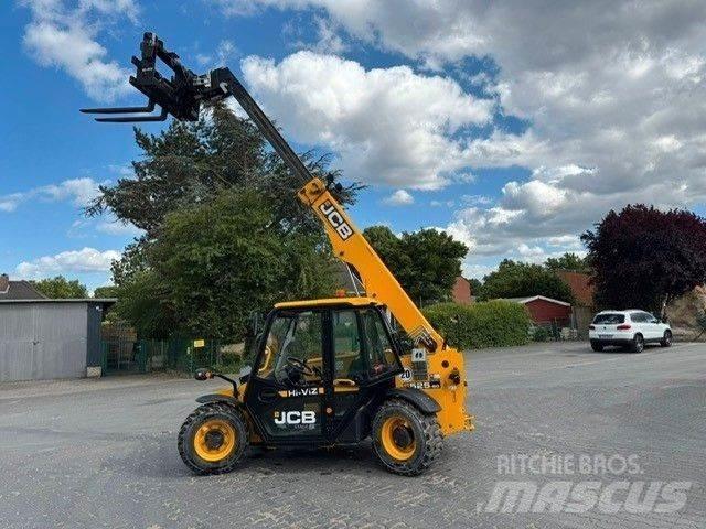 JCB 525-60 テレスコーピックハンドラー