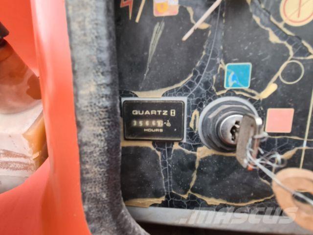 JLG 450 AJ - ブームリフト　屈伸型