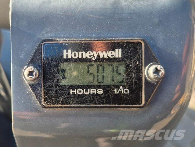 Kobelco SK10 SR-2E ミニ油圧ショベル 7t以下（ミニユンボ・ミニディガー）