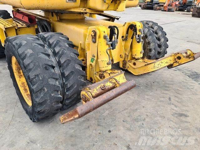 Komatsu PW 110 ホイール式油圧ショベル（パワーショベル・ユンボ・バックホー）