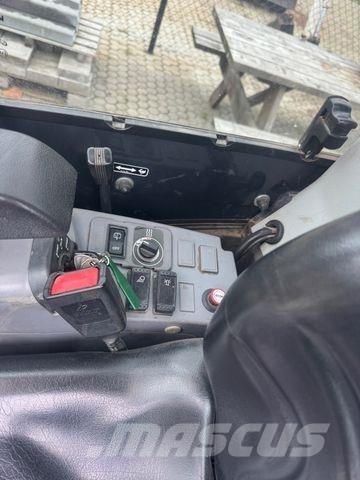 Kubota KX016-4 ミニ油圧ショベル 7t以下（ミニユンボ・ミニディガー）