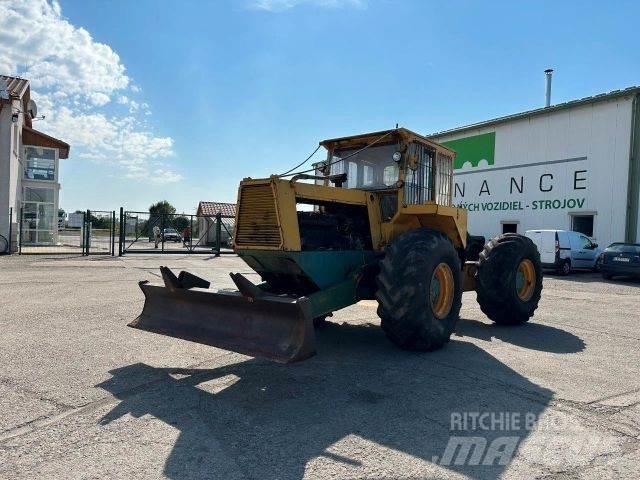 LKT 120 4x4 VIN 983 ハーベスター
