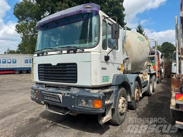 MAN 32.364 8x4 10m³ ミキサー車