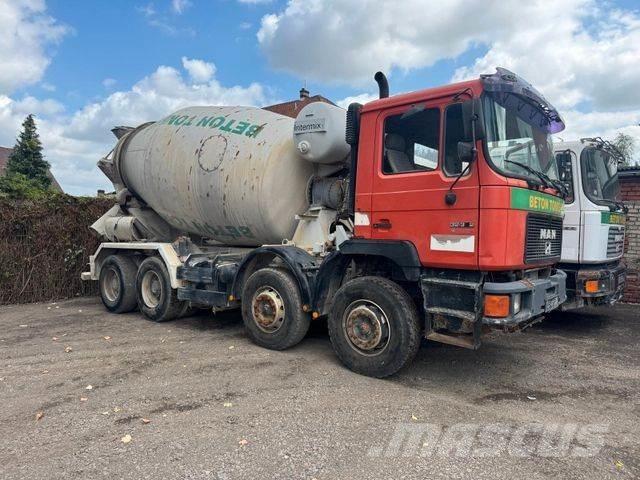 MAN 32.372 8x4 10m³ ミキサー車