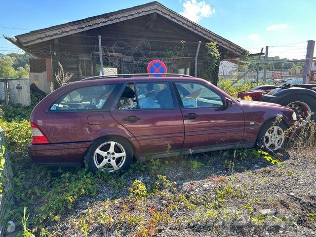 Mercedes-Benz 200 自動車