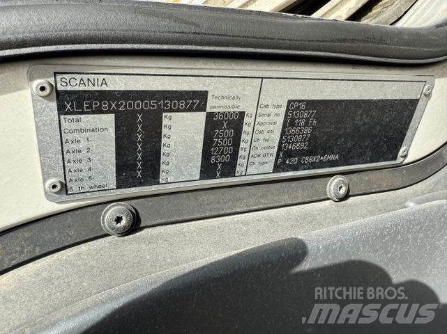 Scania P420 8X2*6 キャブ付きシャーシ