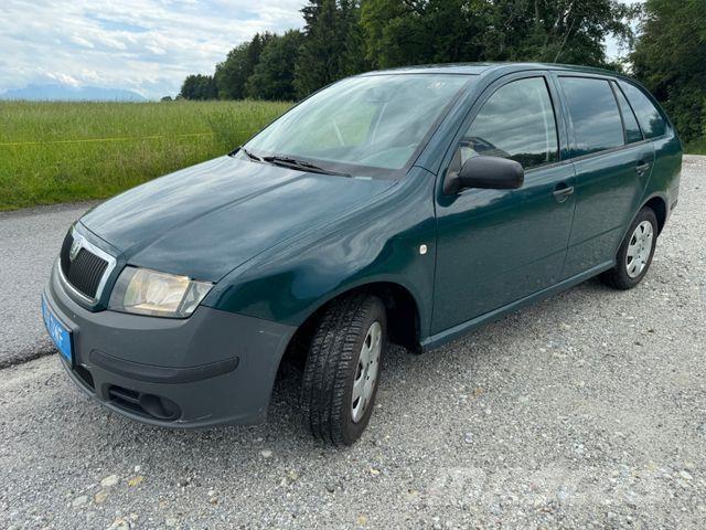Skoda Fabia パネルバン
