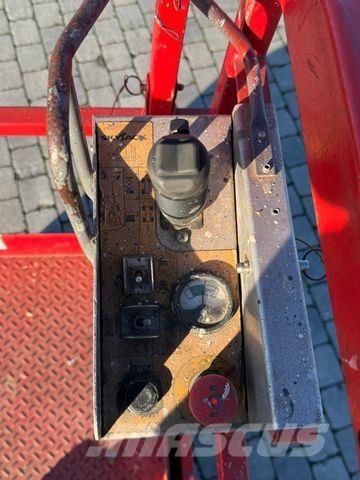 SkyJack SJ4626 ブームリフト　屈伸型