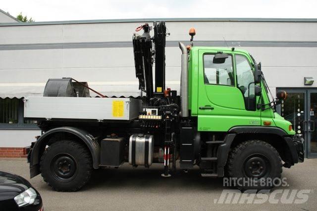 Unimog U 300 キャブ付きシャーシ
