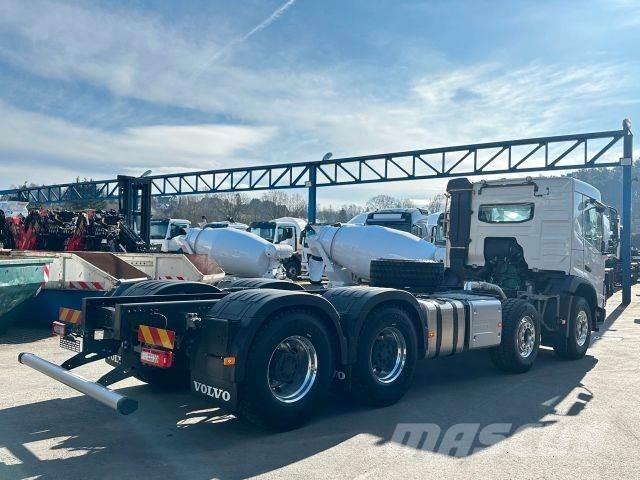 Volvo FMX 500 8x4 キャブ付きシャーシ
