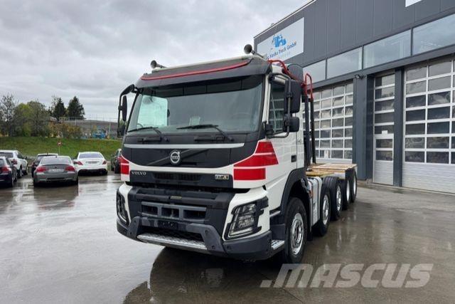 Volvo FMX-540 10x4 キャブ付きシャーシ