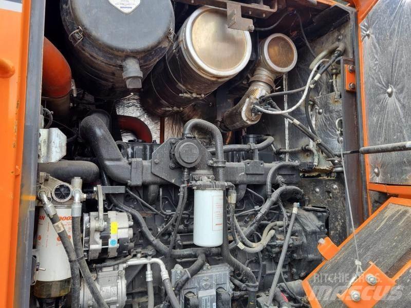 Doosan DL300 ホイールローダー・タイヤショベル
