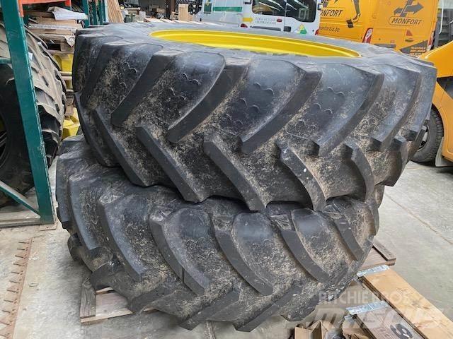 John Deere 7R タイヤ、ホイル、リム