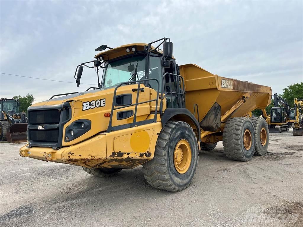 Bell B30E アーティキュレート式ダンプトラック