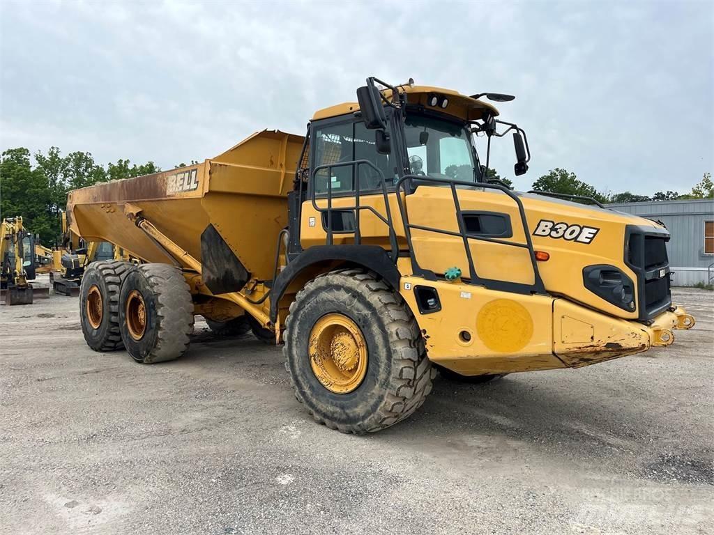 Bell B30E アーティキュレート式ダンプトラック