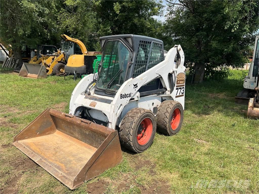 Bobcat 773 スキッドステアローダー