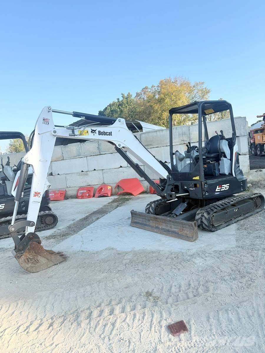 Bobcat E35 ミニ油圧ショベル 7t以下（ミニユンボ・ミニディガー）