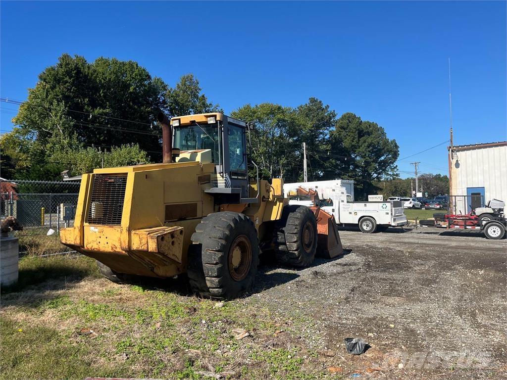 CASE 821C ホイールローダー・タイヤショベル