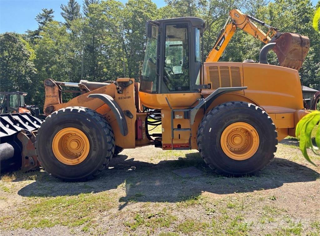 CASE 821F ホイールローダー・タイヤショベル