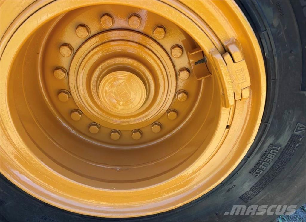 CASE 821F ホイールローダー・タイヤショベル