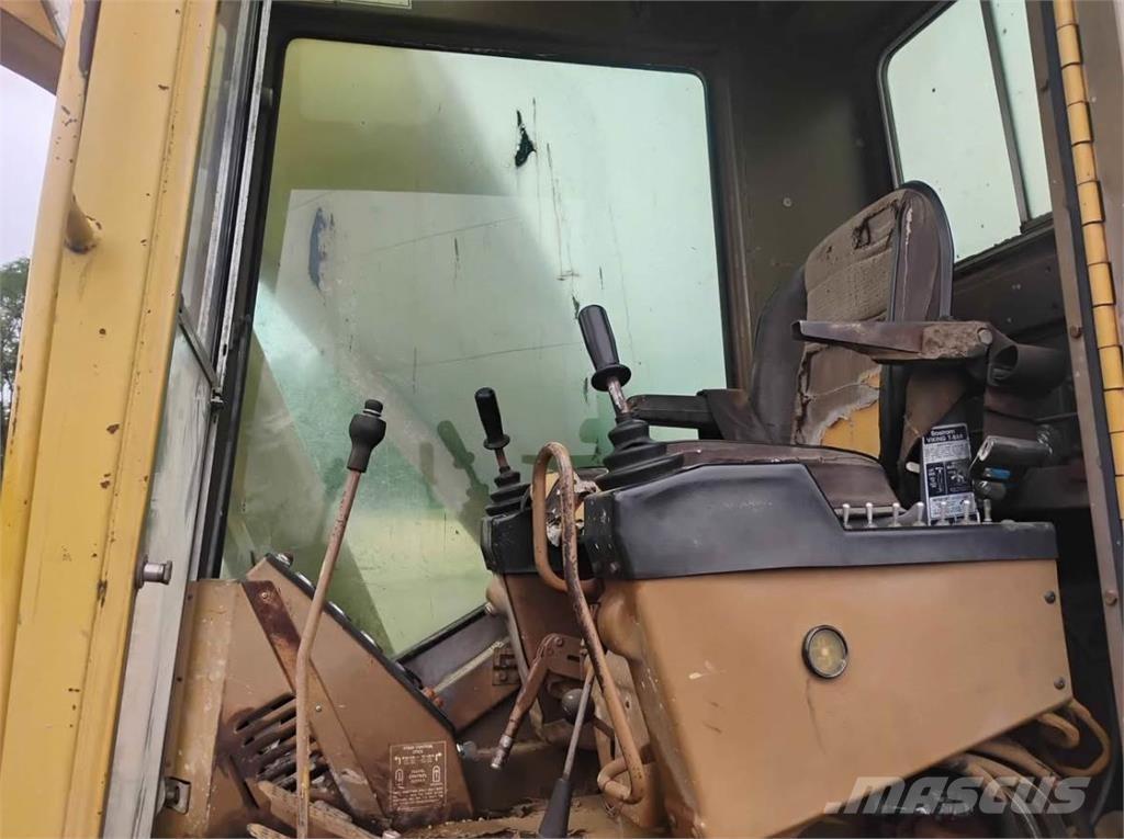 CAT 225 LC 大型油圧ショベル12t以上（パワーショベル・ユンボ）