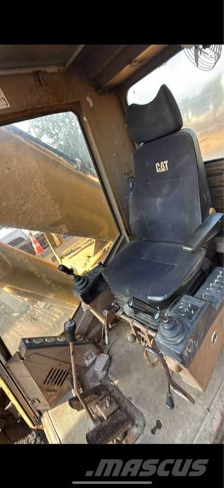 CAT 235B 大型油圧ショベル12t以上（パワーショベル・ユンボ）