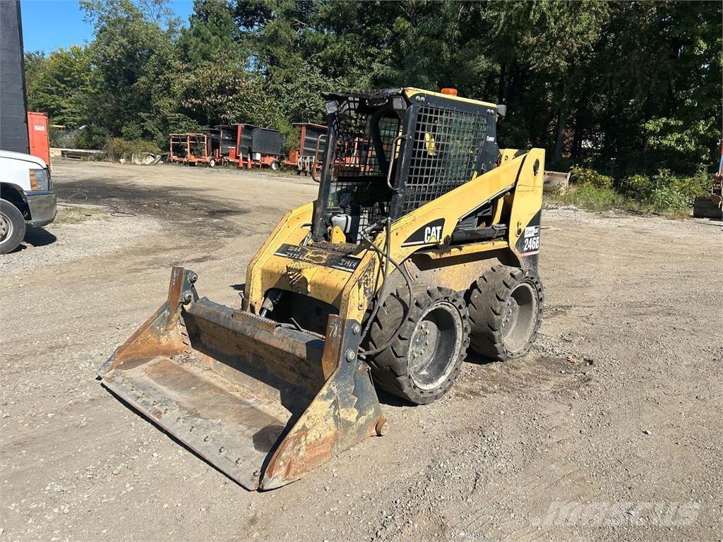 CAT 246B スキッドステアローダー