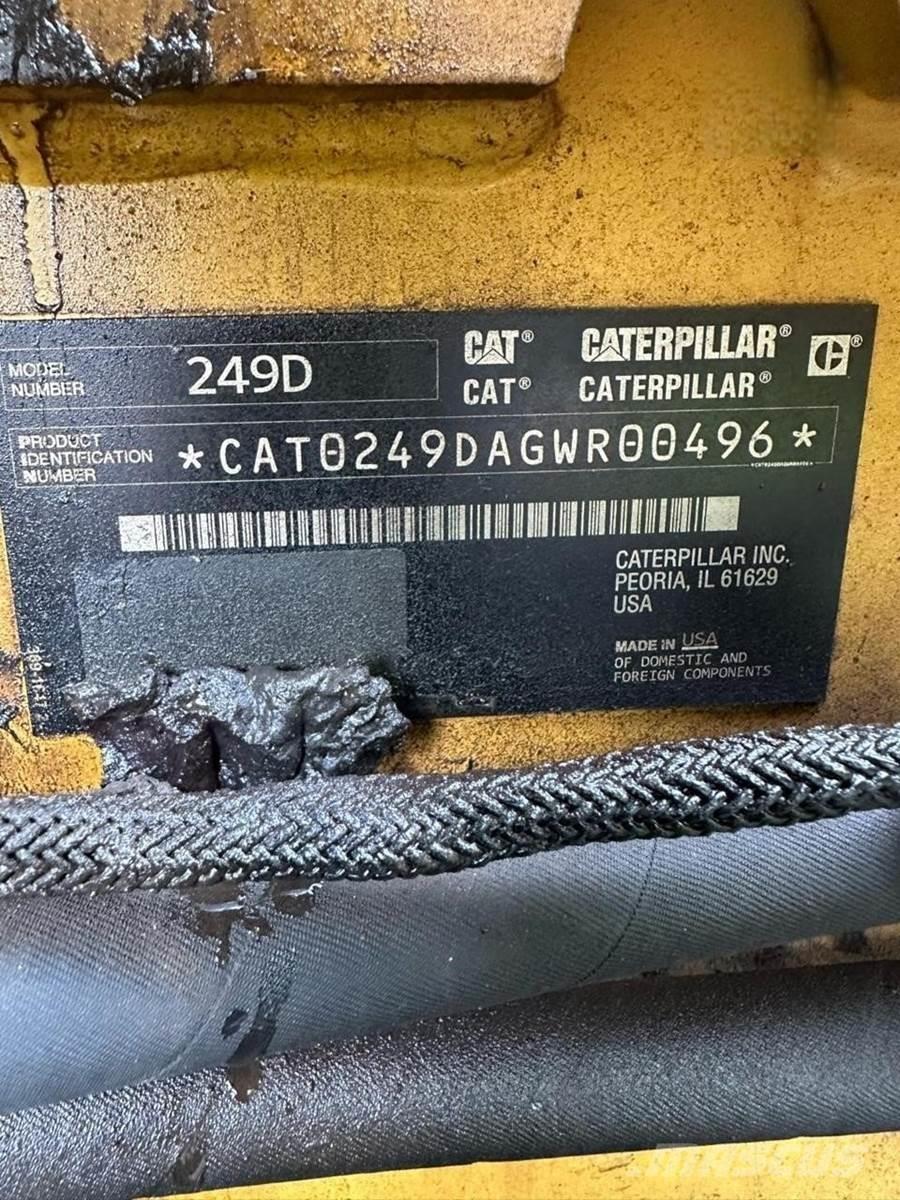 CAT 249D スキッドステアローダー
