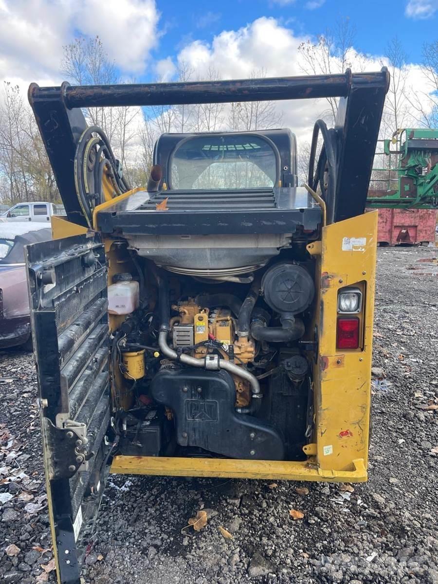 CAT 262D スキッドステアローダー