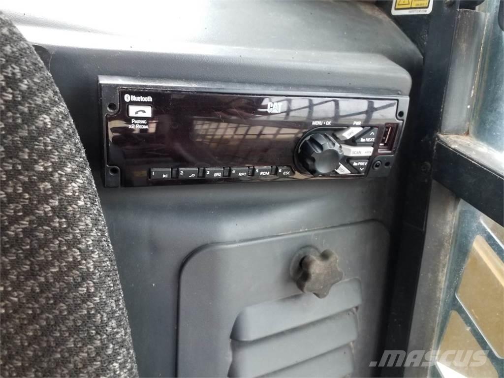 CAT 299D2 スキッドステアローダー