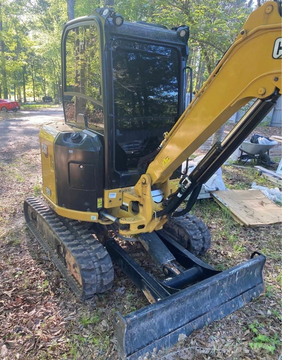 CAT 303 CR ミニ油圧ショベル 7t以下（ミニユンボ・ミニディガー）