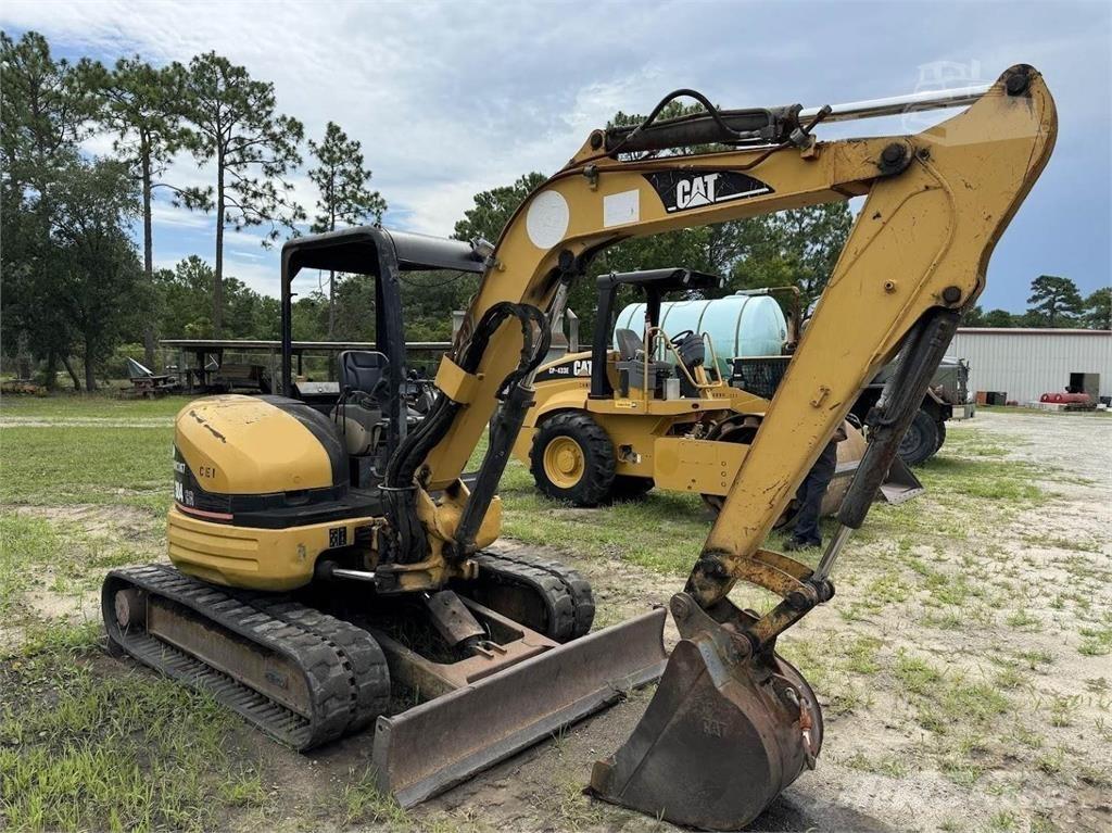 CAT 304 CR ミニ油圧ショベル 7t以下（ミニユンボ・ミニディガー）