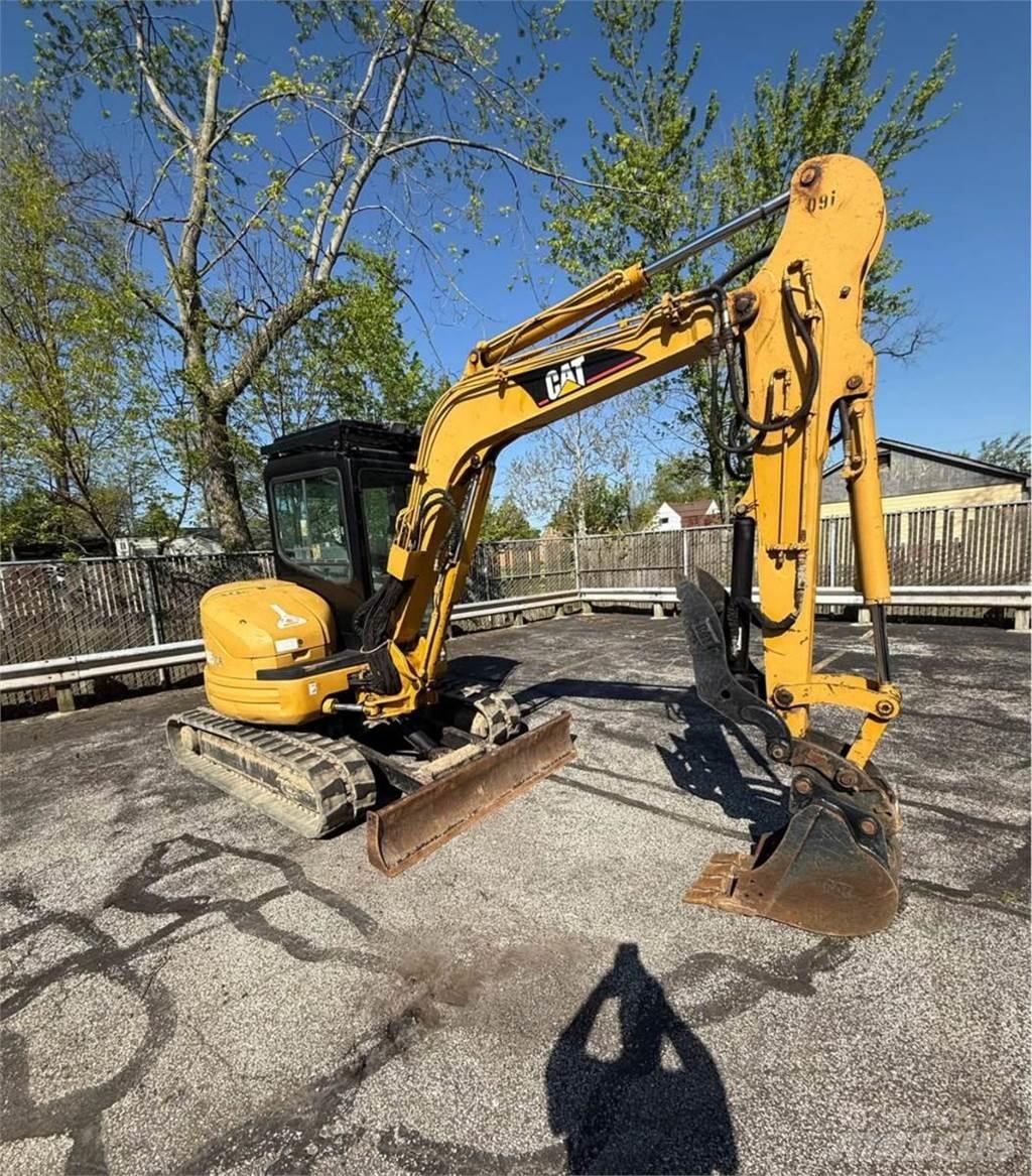 CAT 305CR ミニ油圧ショベル 7t以下（ミニユンボ・ミニディガー）