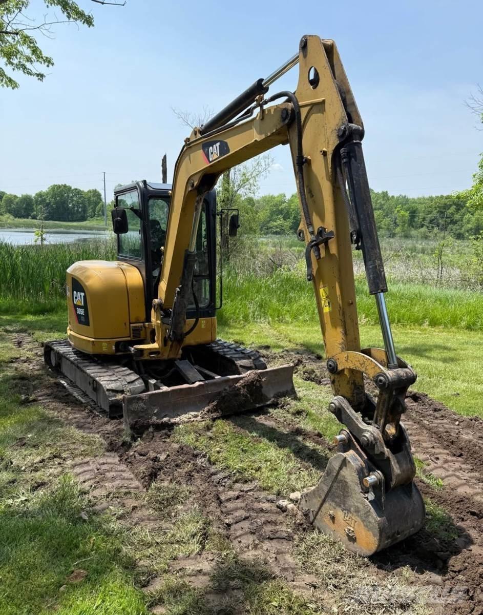 CAT 305E2 ミニ油圧ショベル 7t以下（ミニユンボ・ミニディガー）