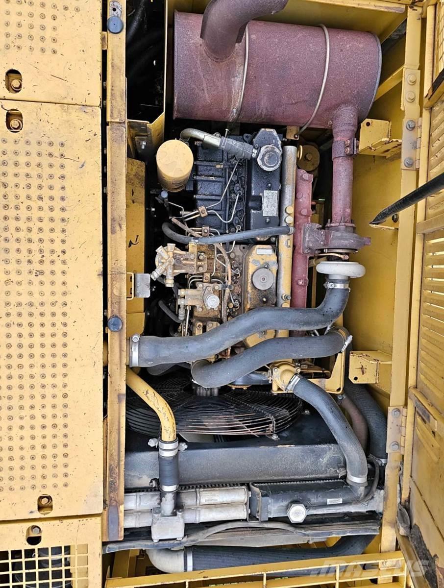 CAT 320CL 大型油圧ショベル12t以上（パワーショベル・ユンボ）