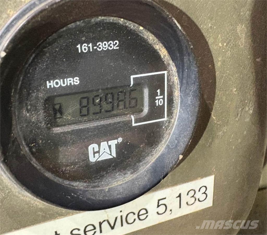 CAT 320DL 大型油圧ショベル12t以上（パワーショベル・ユンボ）