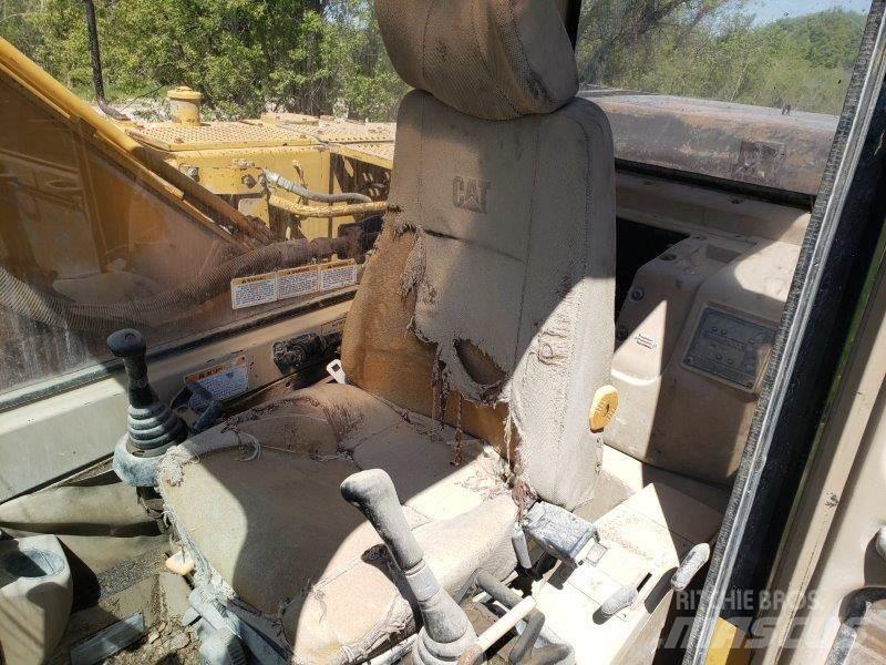 CAT 320L 大型油圧ショベル12t以上（パワーショベル・ユンボ）