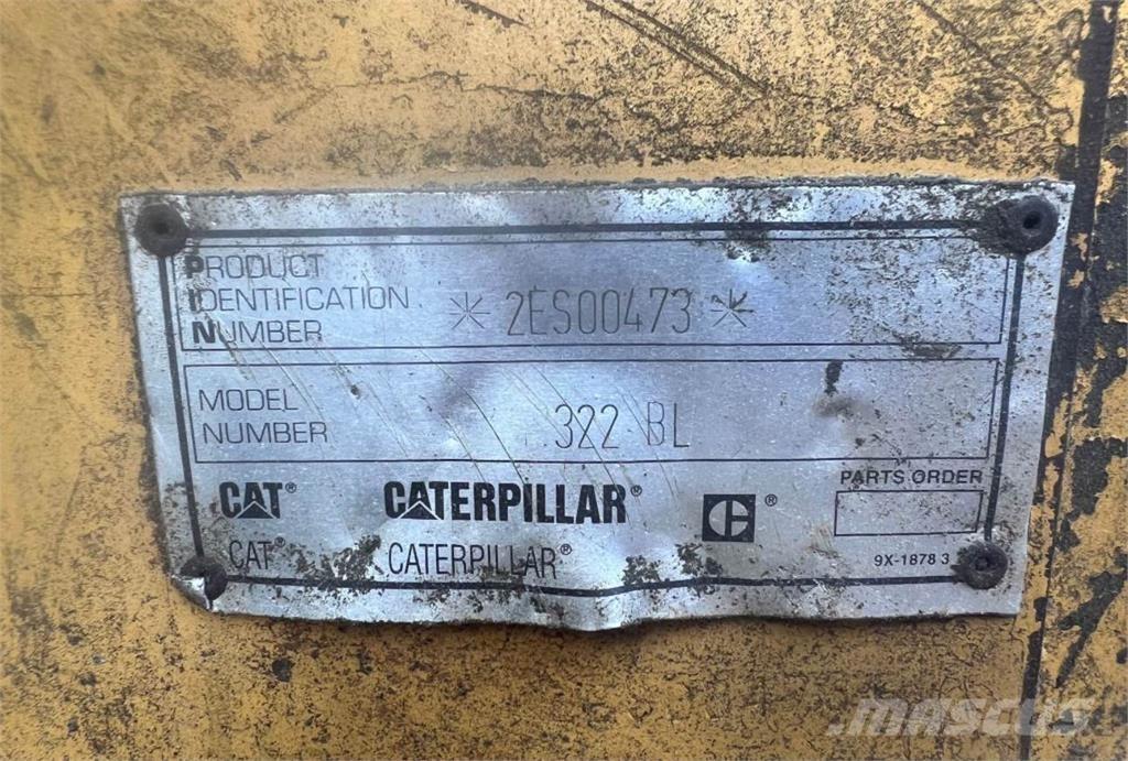 CAT 322BL 大型油圧ショベル12t以上（パワーショベル・ユンボ）
