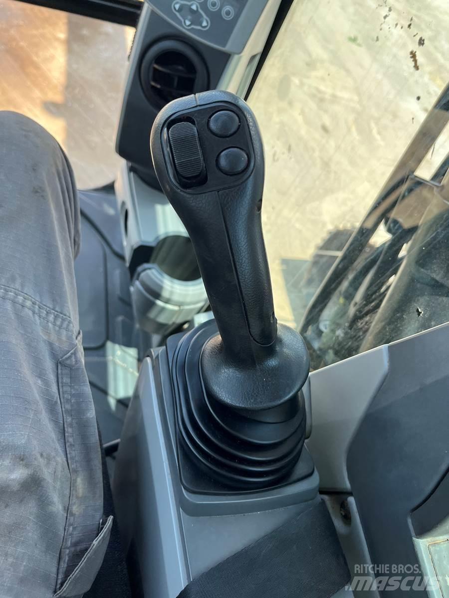 CAT 325FL 大型油圧ショベル12t以上（パワーショベル・ユンボ）