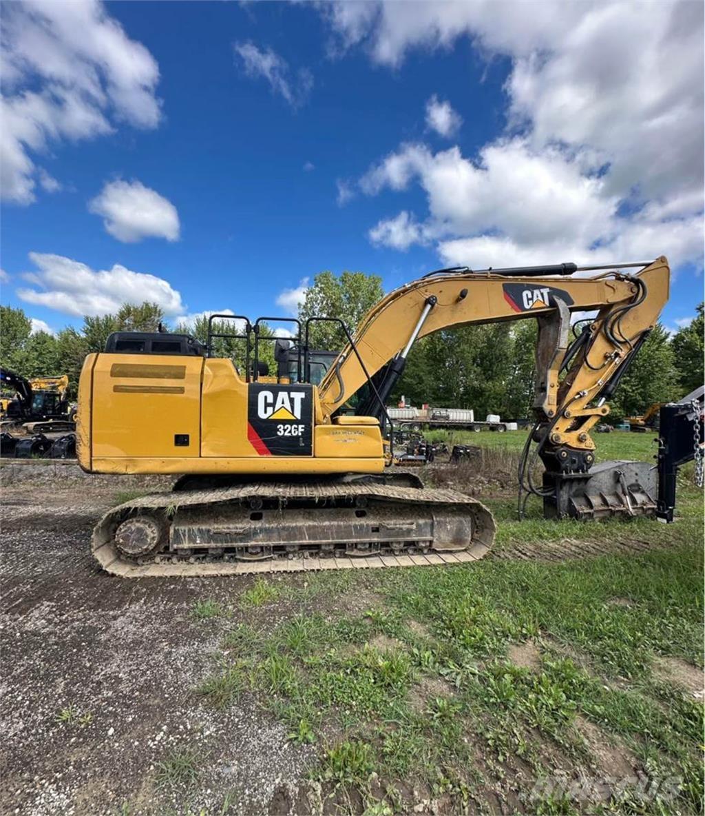 CAT 326FL 大型油圧ショベル12t以上（パワーショベル・ユンボ）