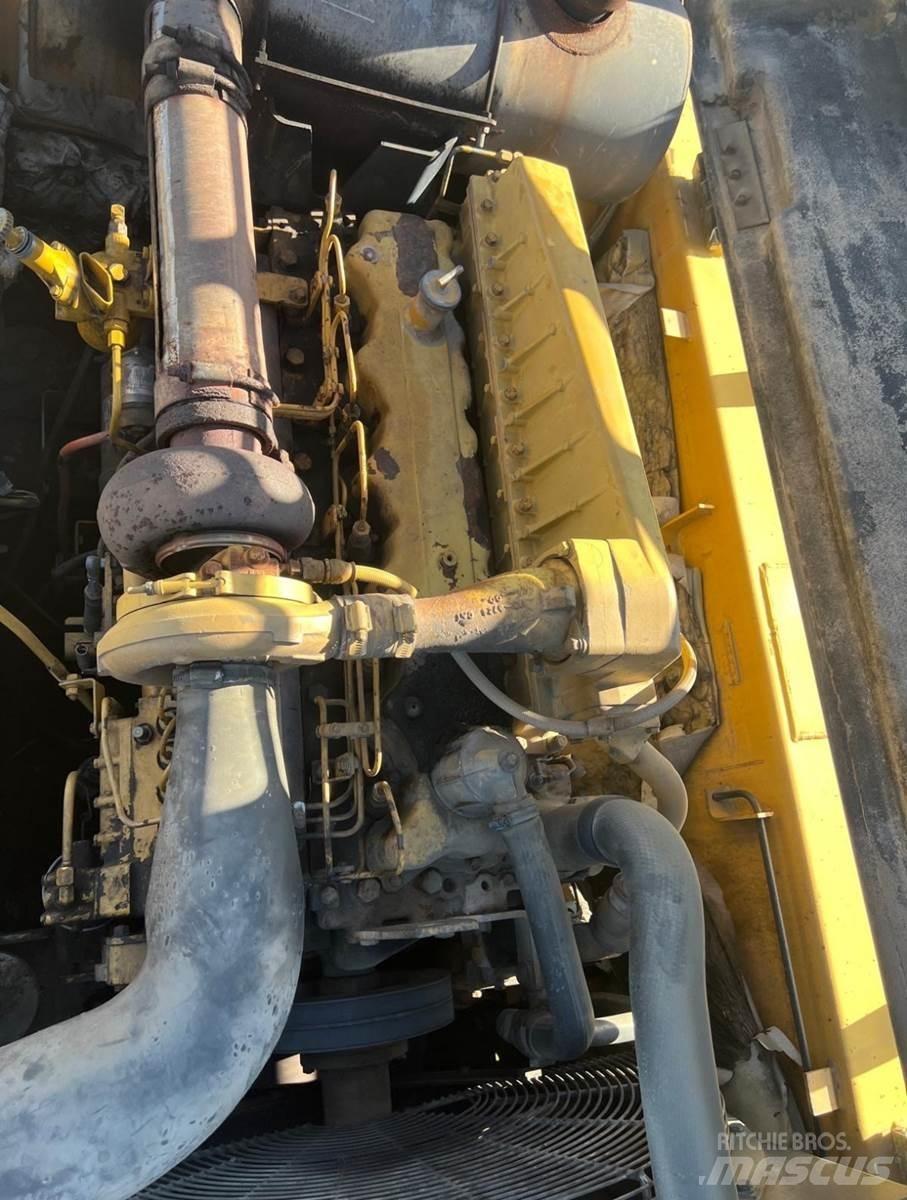 CAT 330BL 大型油圧ショベル12t以上（パワーショベル・ユンボ）