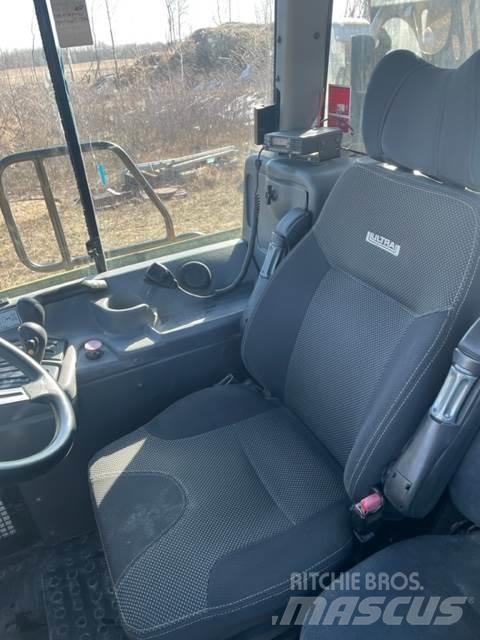 CAT 730 アーティキュレート式ダンプトラック